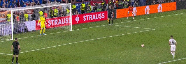 1652911952594020898.gif 动画 (2820).gif